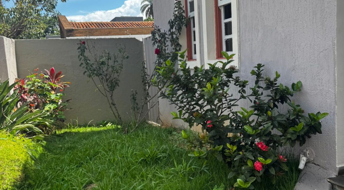 WhatsApp Image 2025-12-02 at 15.55.27 (1)